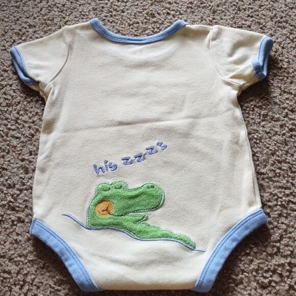 Sunshine‎ Baby 3-6 months yellow blue trim onesie green alligator applique snap - Picture 3 of 5